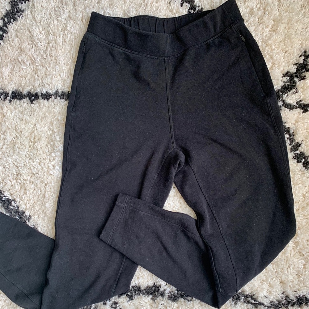 lululemon joggers, never worn!